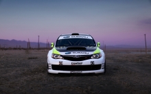 Вид спереди на Subaru Impreza Monster Energy